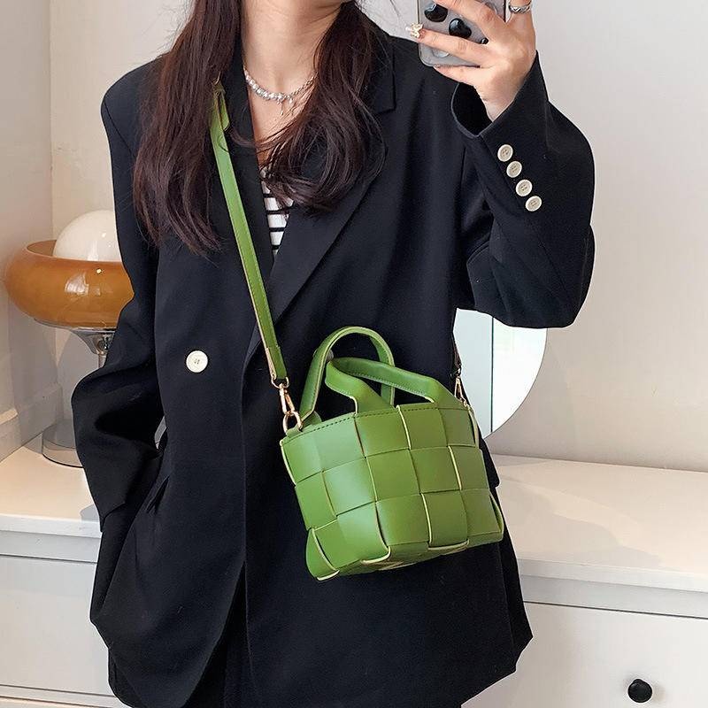 包包女 編織包 菜籃包 包包女斜背包 女手提包 側背包女 肩背包 單肩包 包包女韓版 斜背包女 ins包 名牌包 241