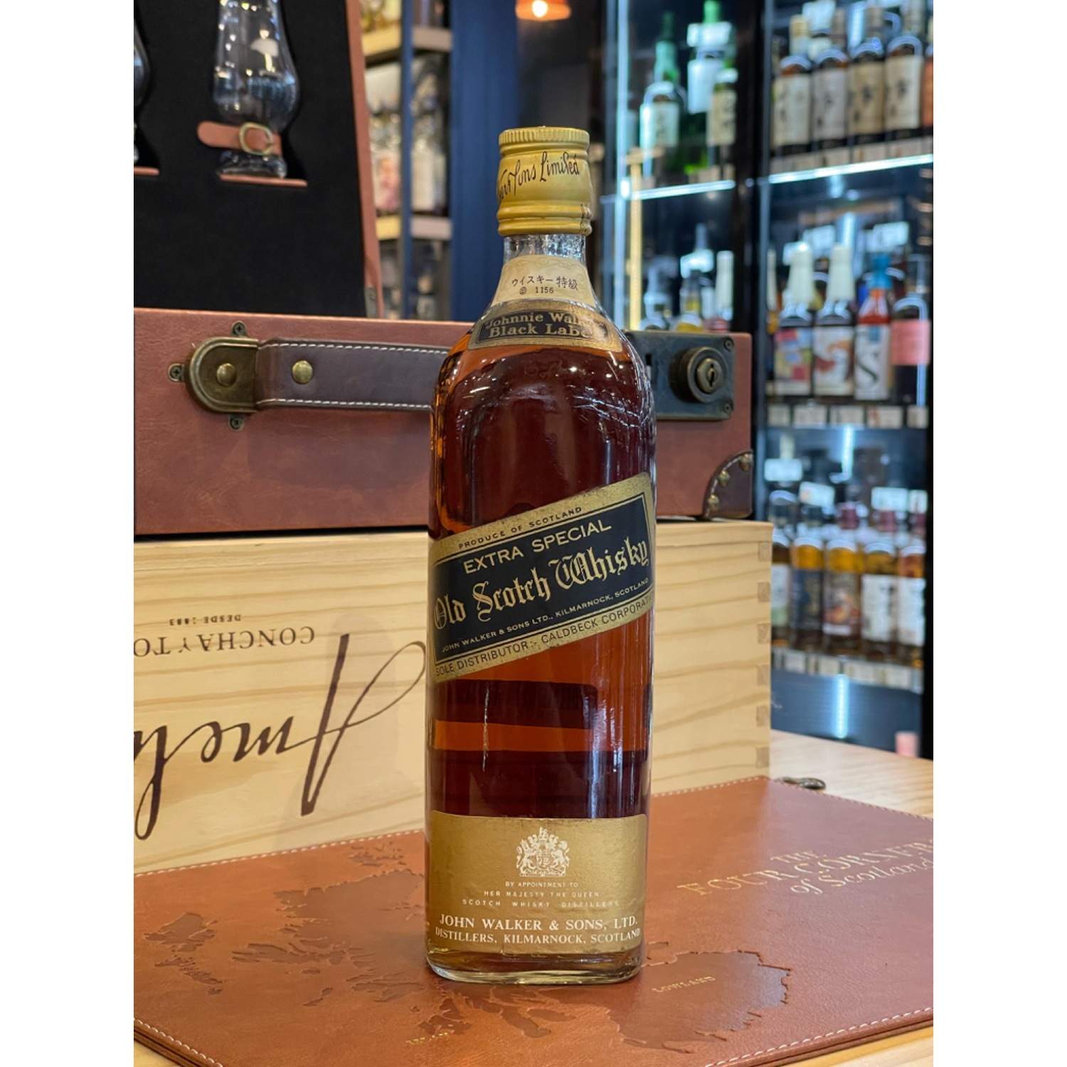 ウイスキー (2Litre) JohnnieWalker Black Label 1970s Johnnie Walker - Black Label - 1970 Vintage Design Whisky