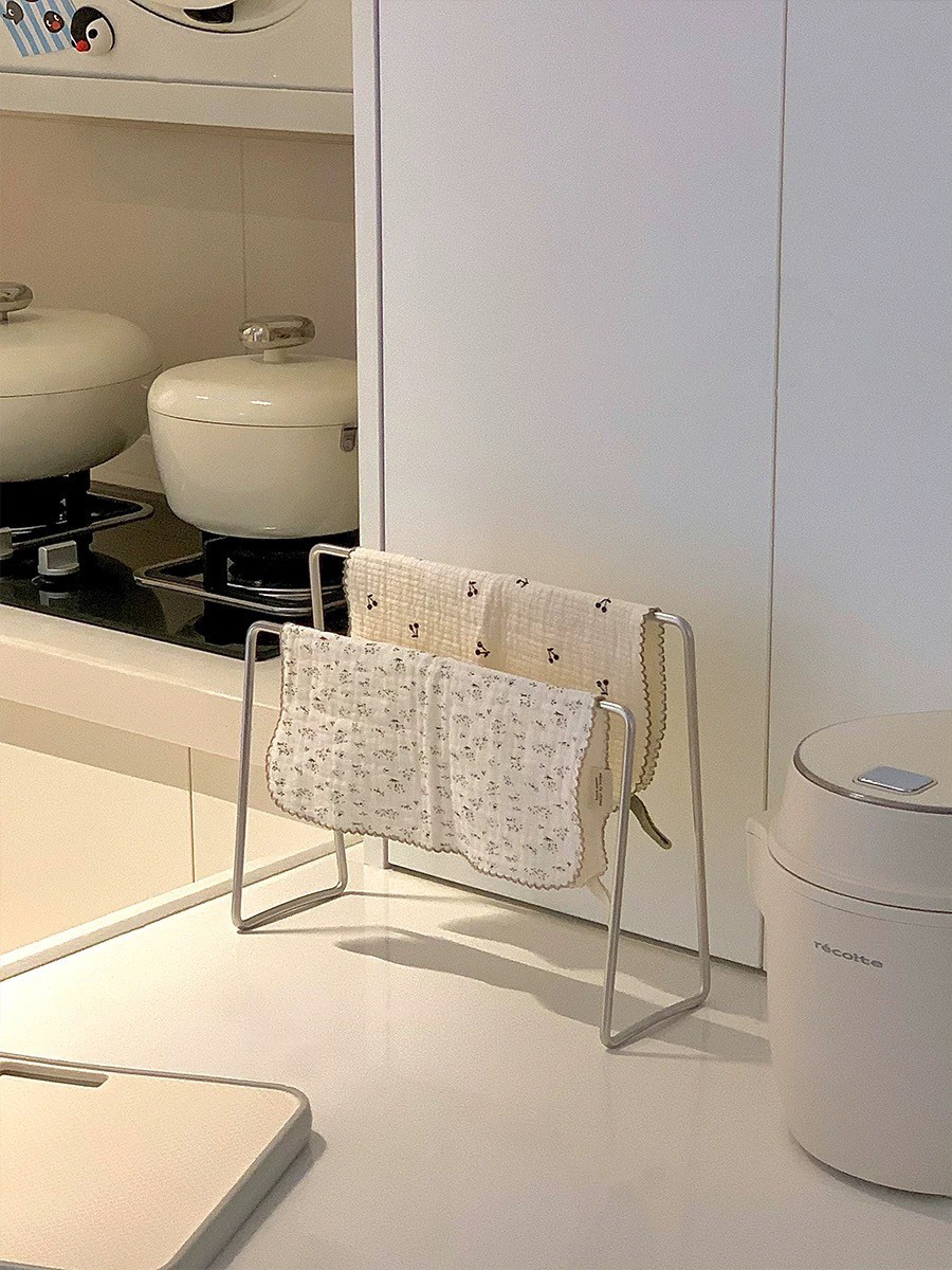 簡約質感銀一體成型毛巾收納架