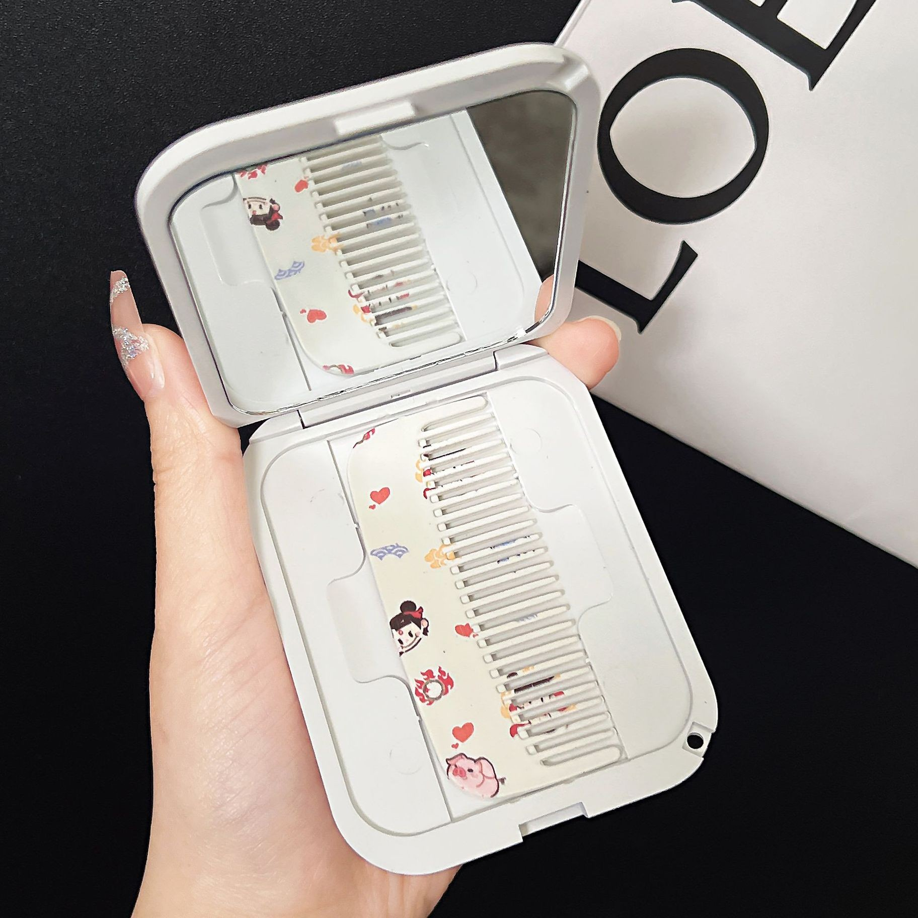 Cute Nezha Flip Cover 2-in-1 Comb & Makeup Mirror