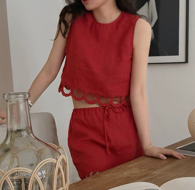 顯白紅貝殼鏤空滾邊上衣+短裙SET-XS-L (Elegant & Love)