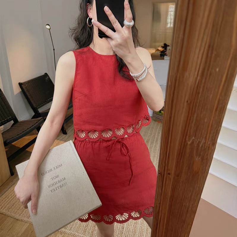 顯白紅貝殼鏤空滾邊上衣+短裙SET-XS-L (Elegant & Love)