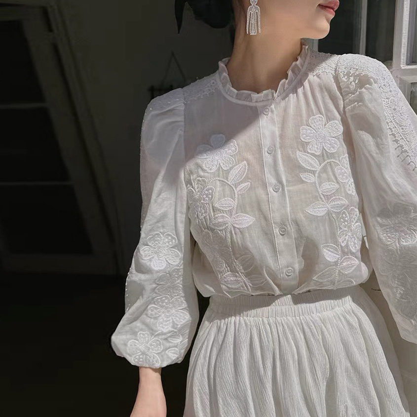 雲朵白花朵蕾絲澎澎袖亞麻上衣XS-L (Elegant & Love)