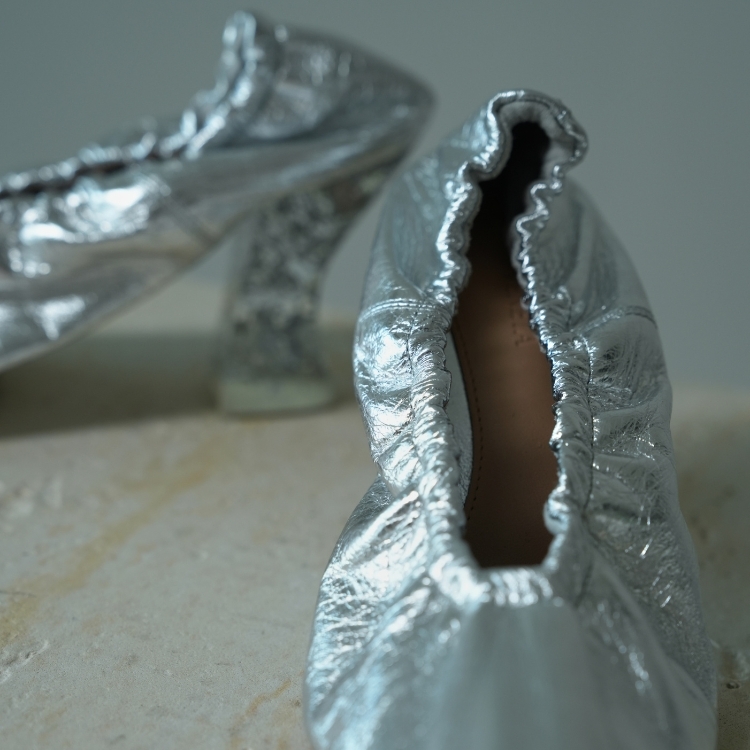 BV 銀色包頭跟鞋 38號