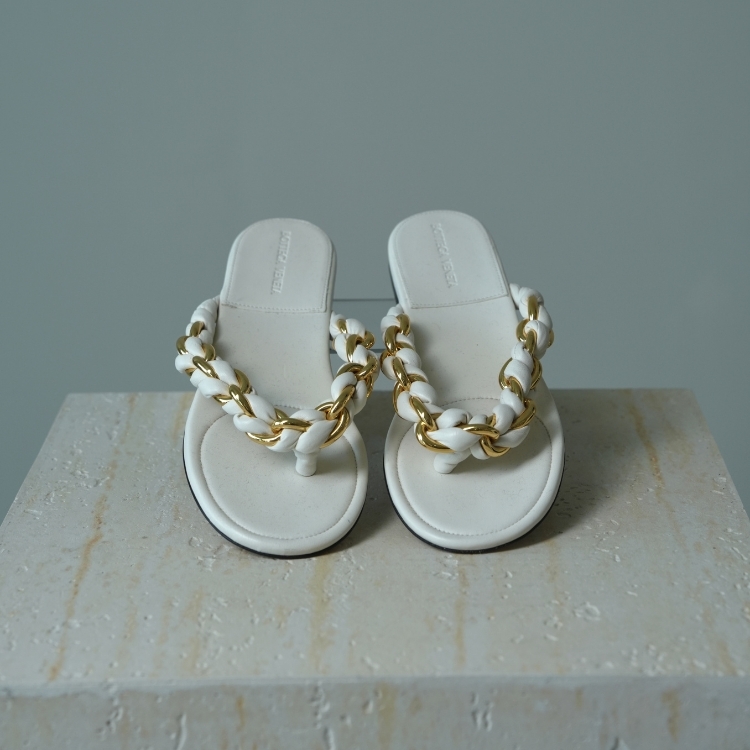 BV 白色編織人字拖鞋 38.5號