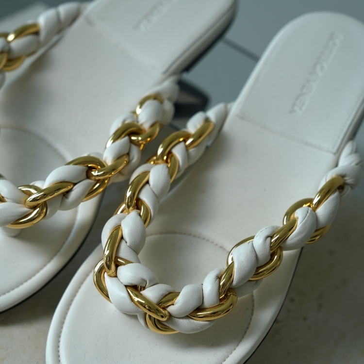 BV 白色編織人字拖鞋 38.5號