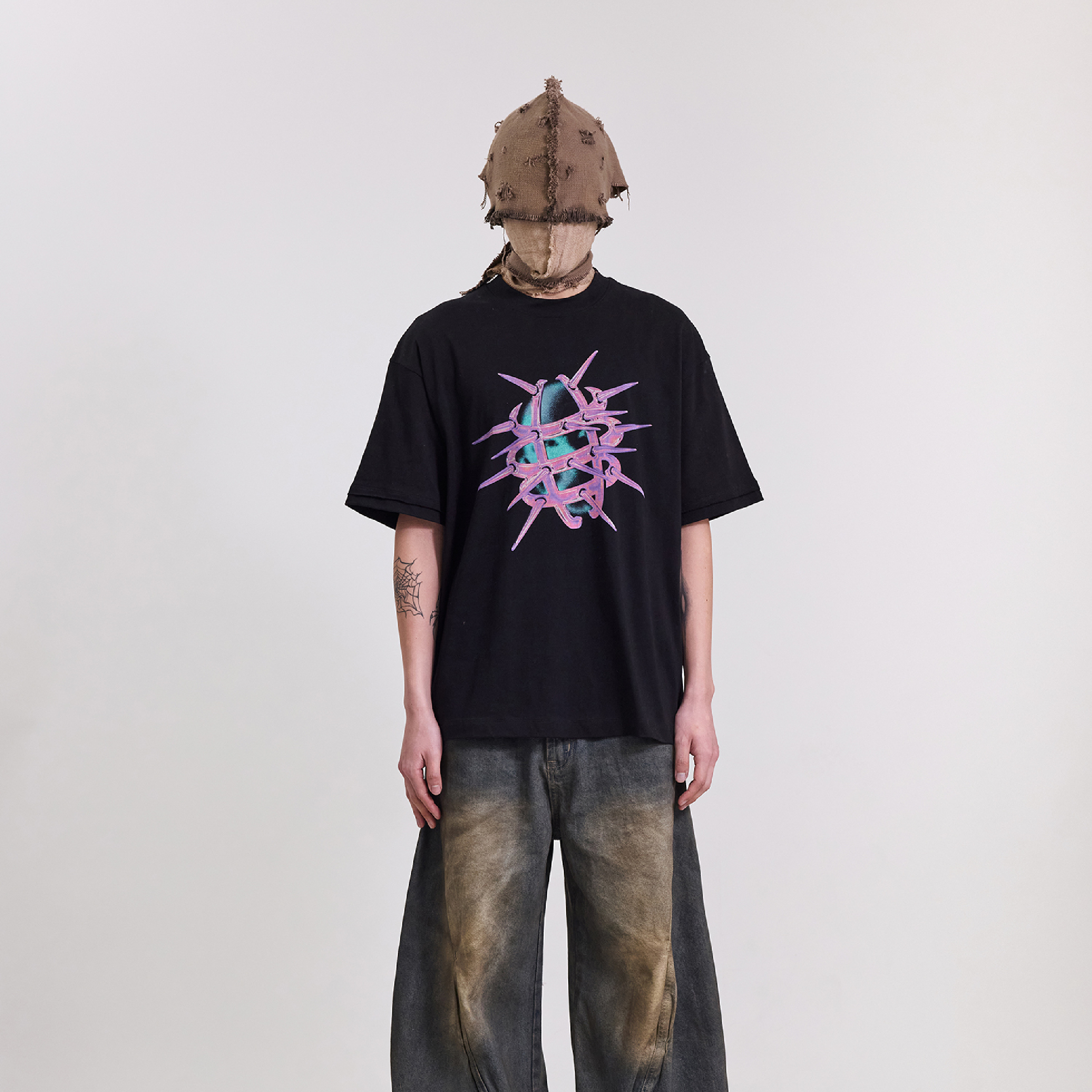 SILVER NINE 袖口破壞落肩圖像TEE