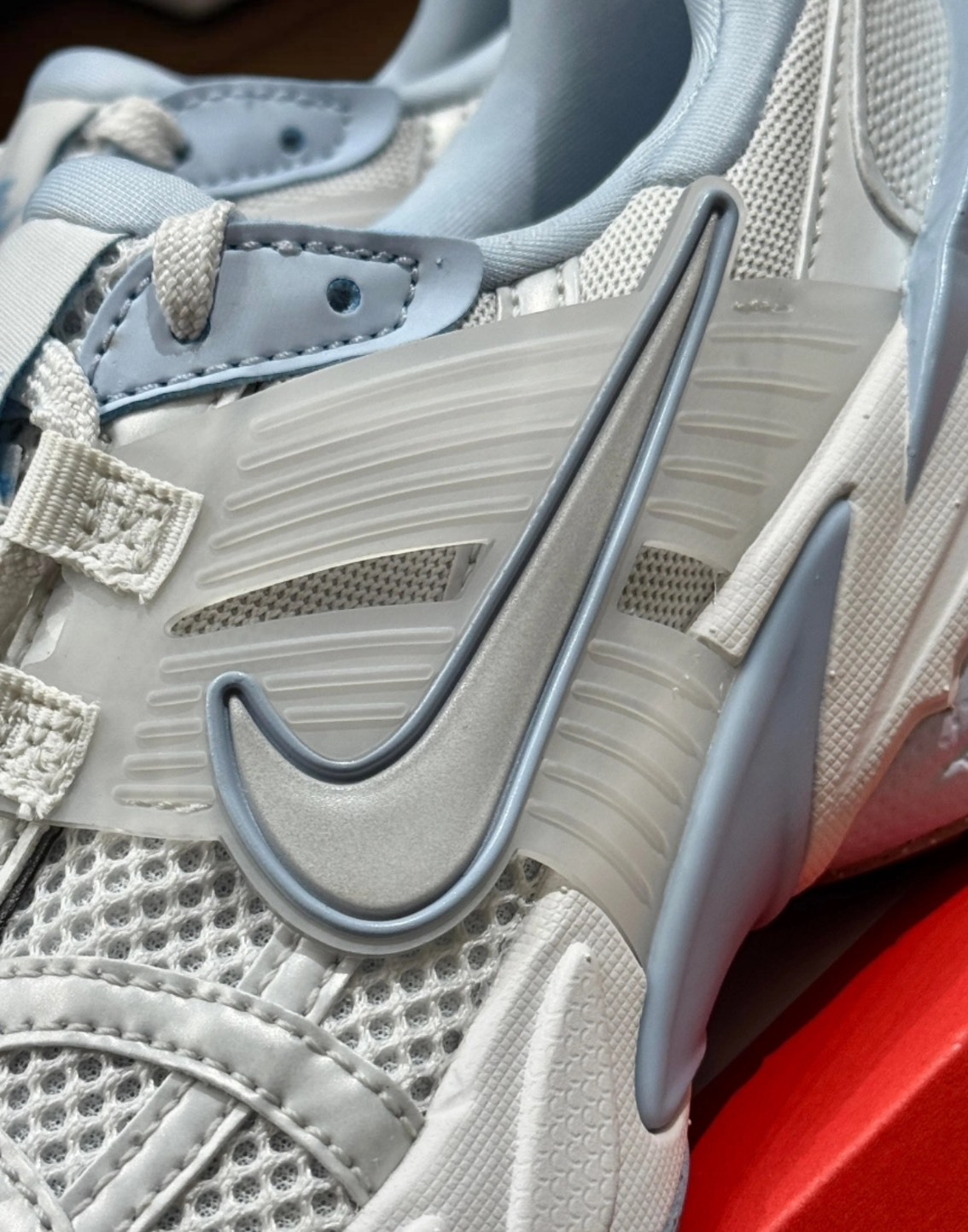 Nike V2K Run 女款 白灰色 休閒跑鞋