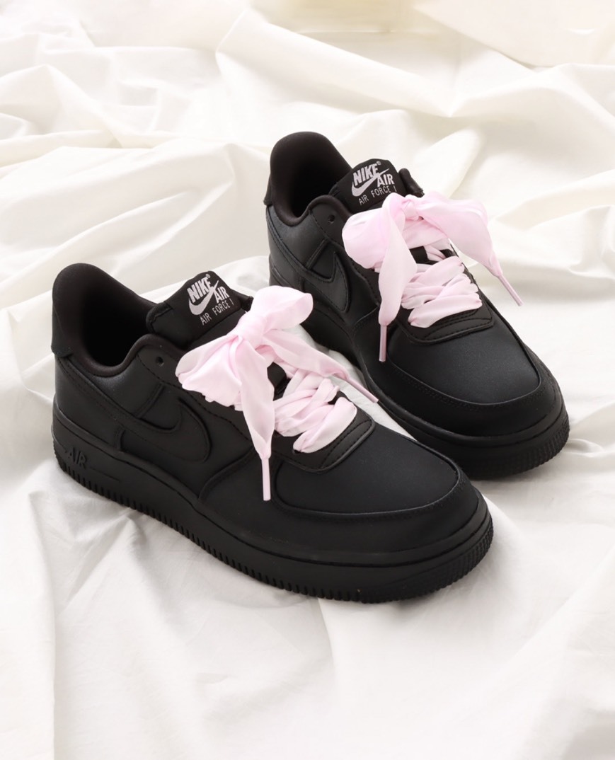 <日本限定款> NIKE WOMEN'S AIR FORCE 1 LOW "BLACK SATIN" 黑粉 芭蕾 緞帶 緞面 IH2034010