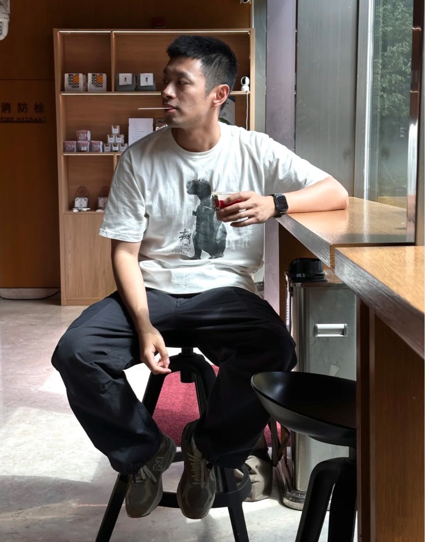 Stussy  BIG & MEATY 恐龍寬鬆短袖T恤 男女同款