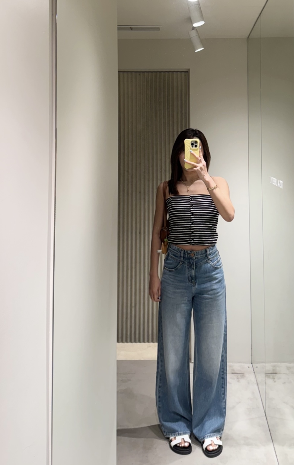 柔軟雙 V 垂感 JEANS