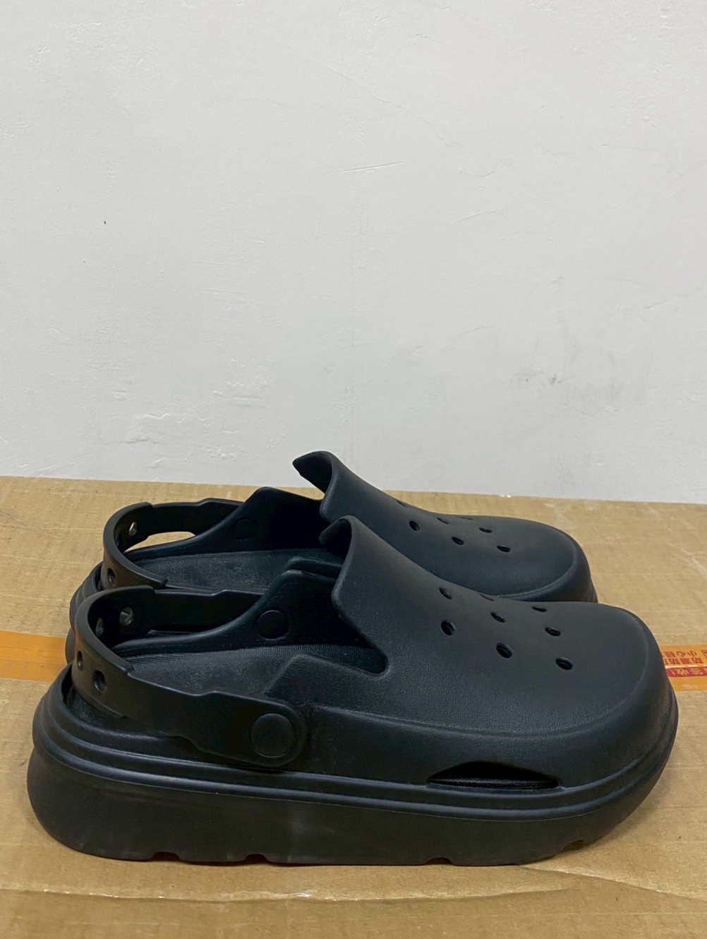 #瑕疵現貨 FOLDER 韓國 雲朵 洞洞鞋 黑色 25