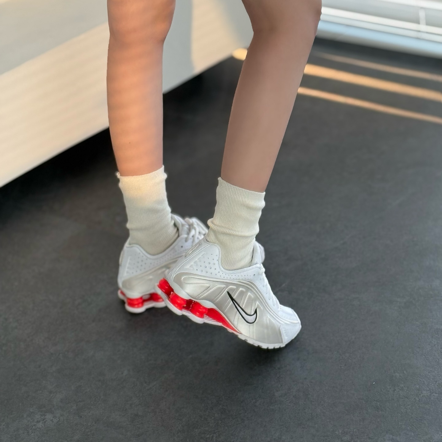 Nike Shox R4 白紅 奶油 復古 彈簧鞋 AR3565-103