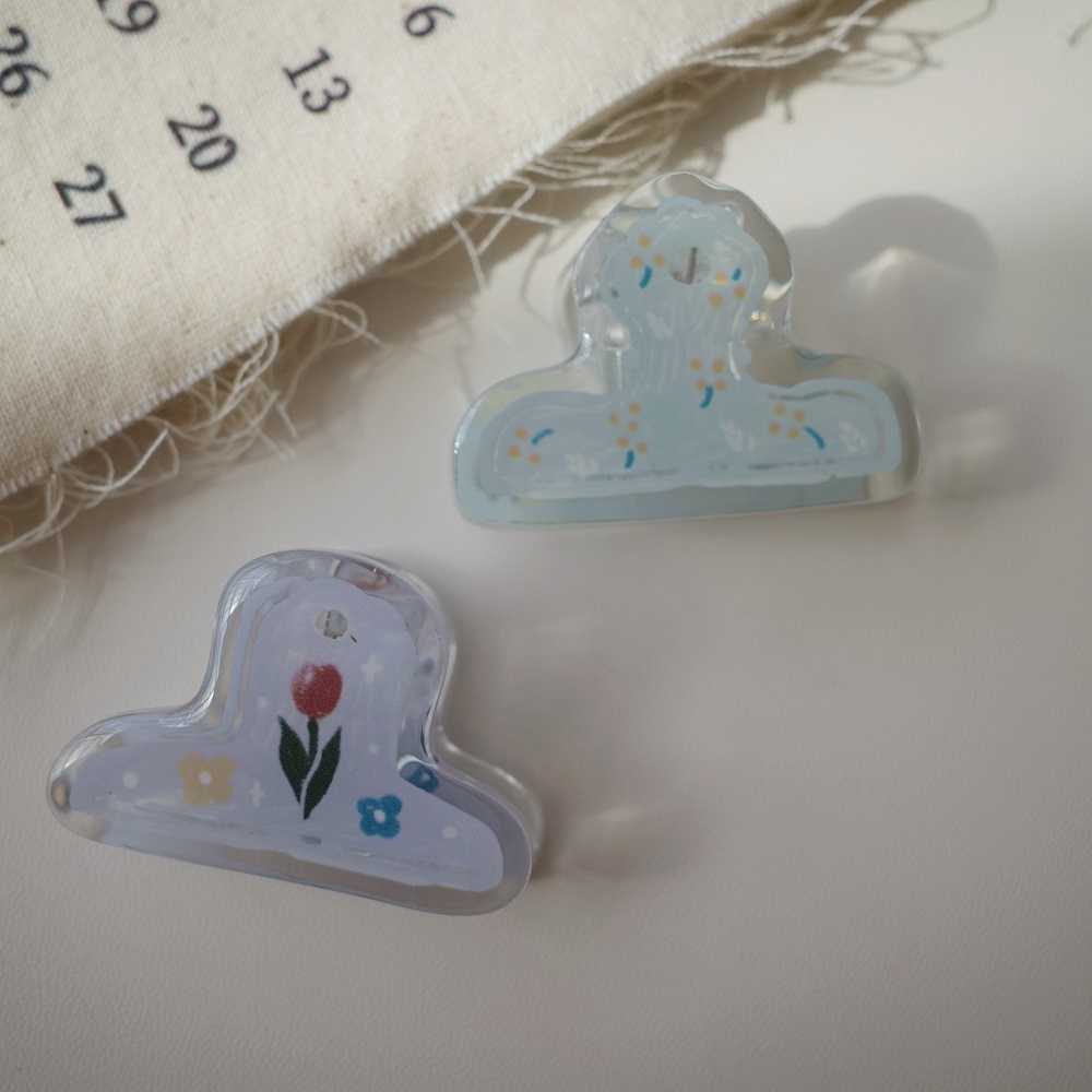 Yier Creative Studio - Clip