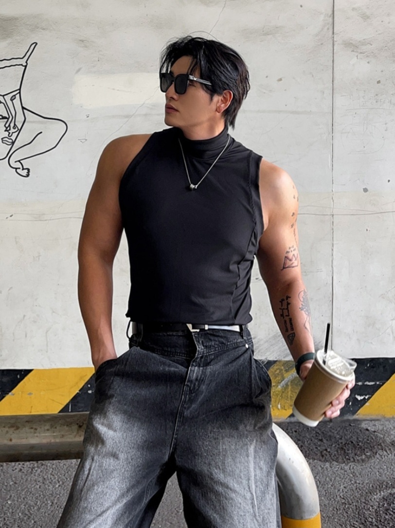 肌肉貼合高領無袖上衣