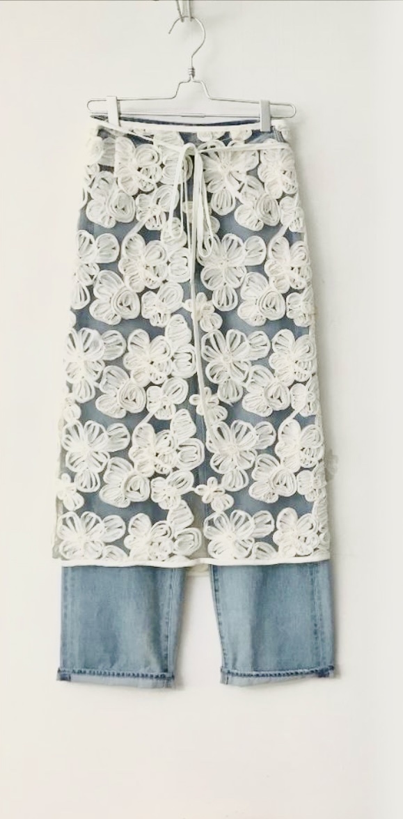 米白雪紡立體花圍腰裙