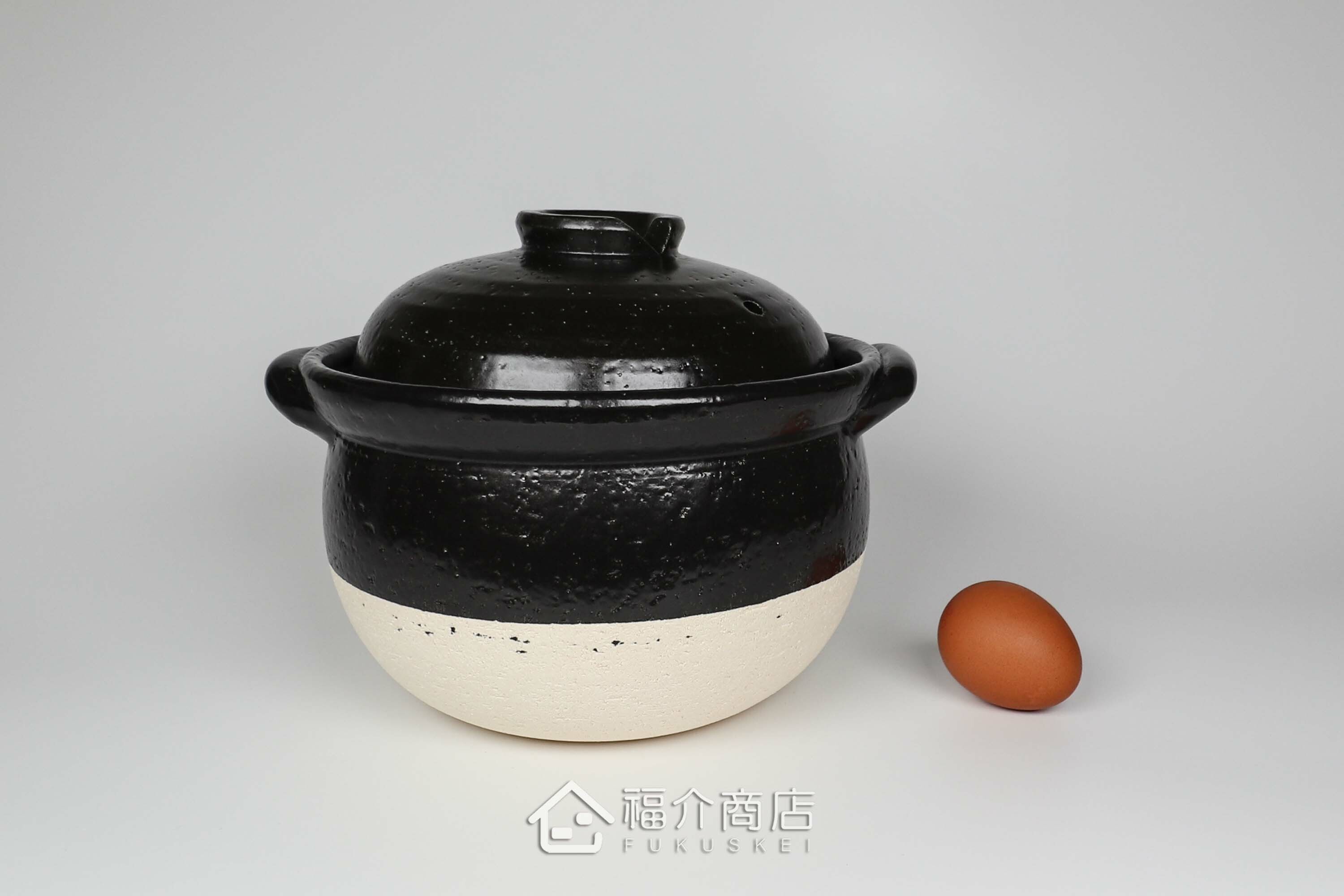 煮飯用陶瓷材質的飯鍋與土雞蛋