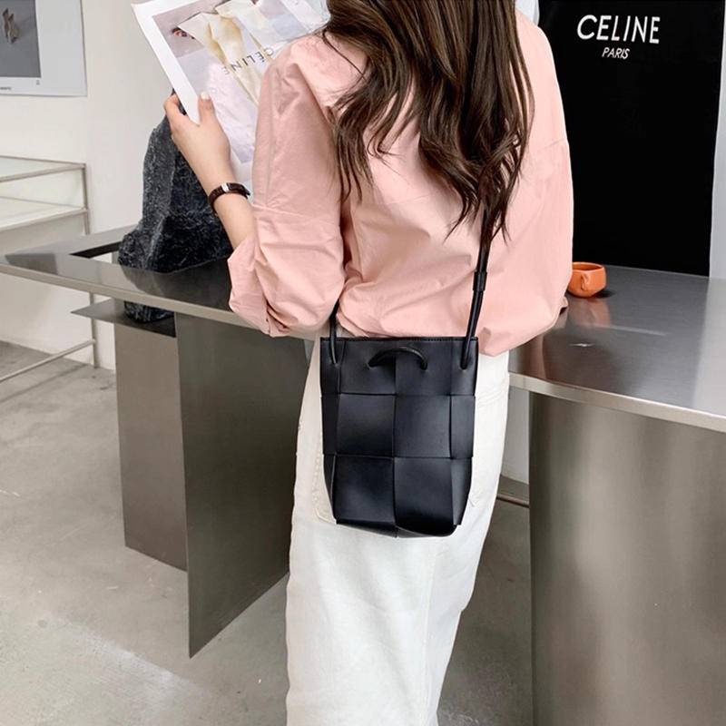 編織包 手機包 手提包 側背包 斜背包 女生包包 女包 水桶包 側背包女 斜背包女 軟皮包包 軟皮斜背包 禮物 094