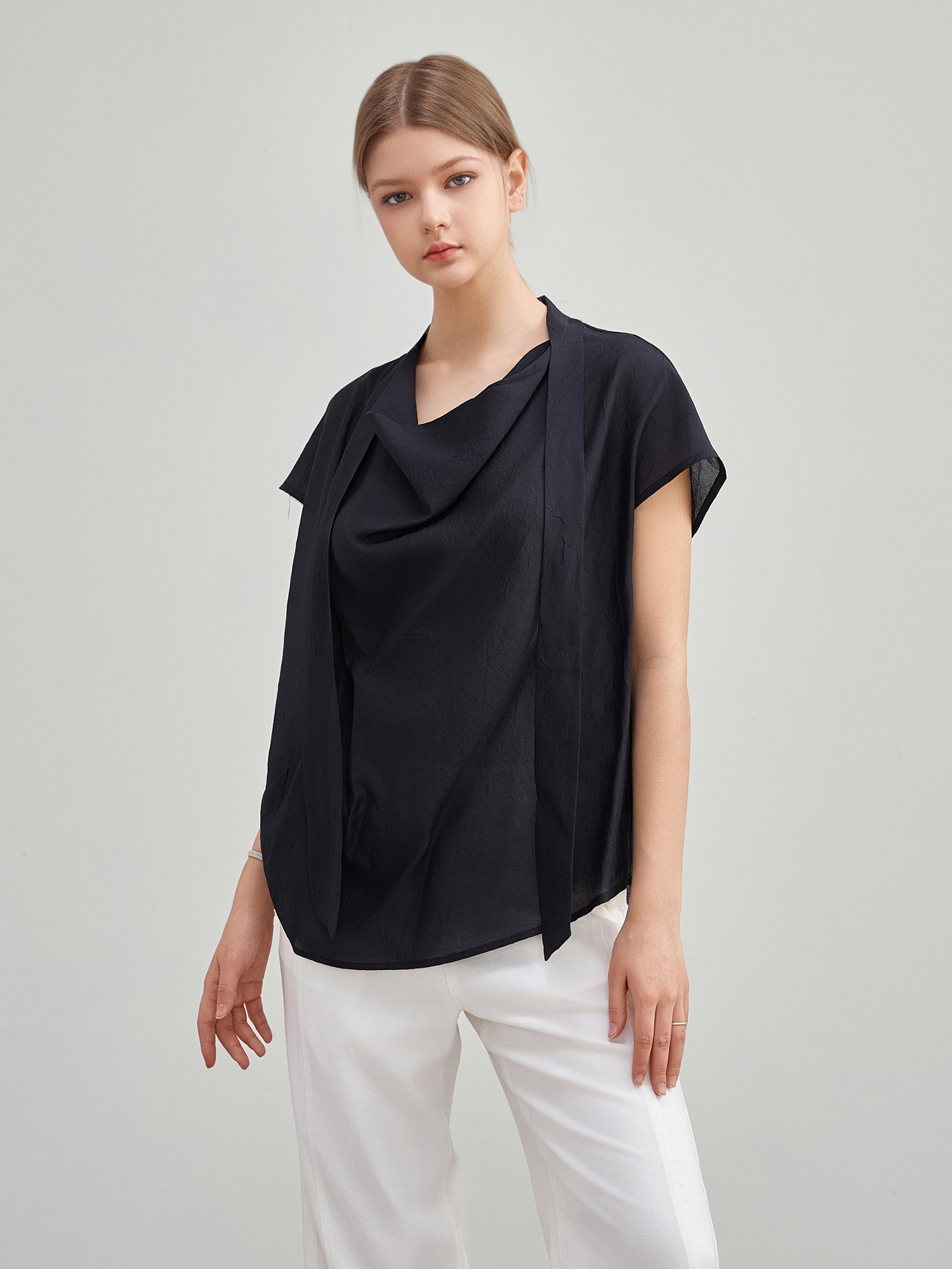 mi-tu 圓領綁帶上衣