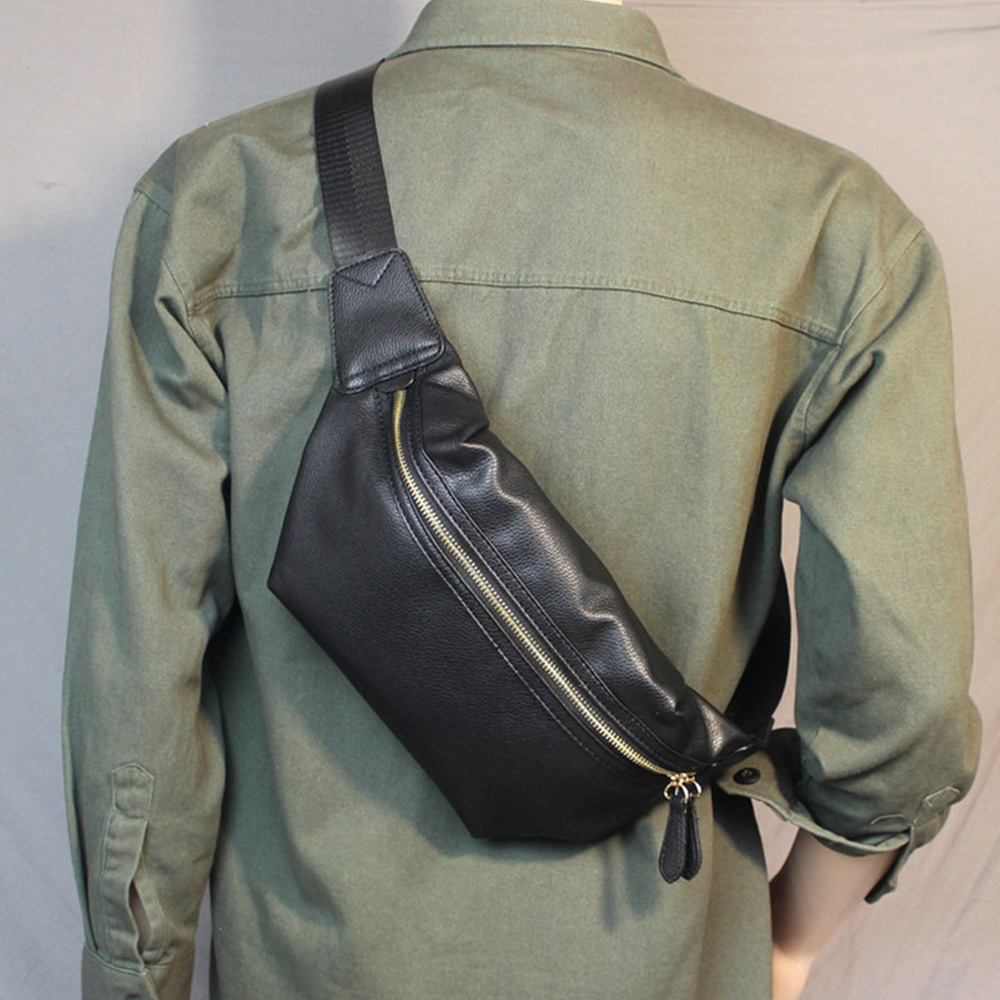 斜背包 胸包 皮革包包 黑色包包 小方包 隨身包 潮流包包 韓國包包 日系包包 中性包包 軟皮包包 男生禮物 244