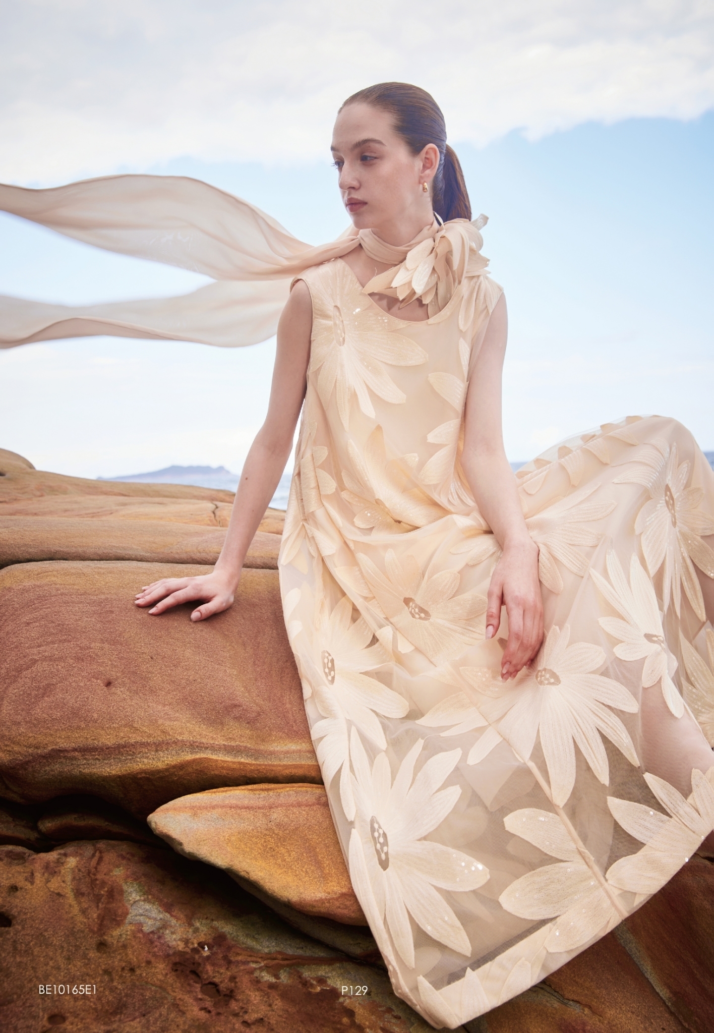 BE10165E1 花領巾無袖長洋 (附花領巾)