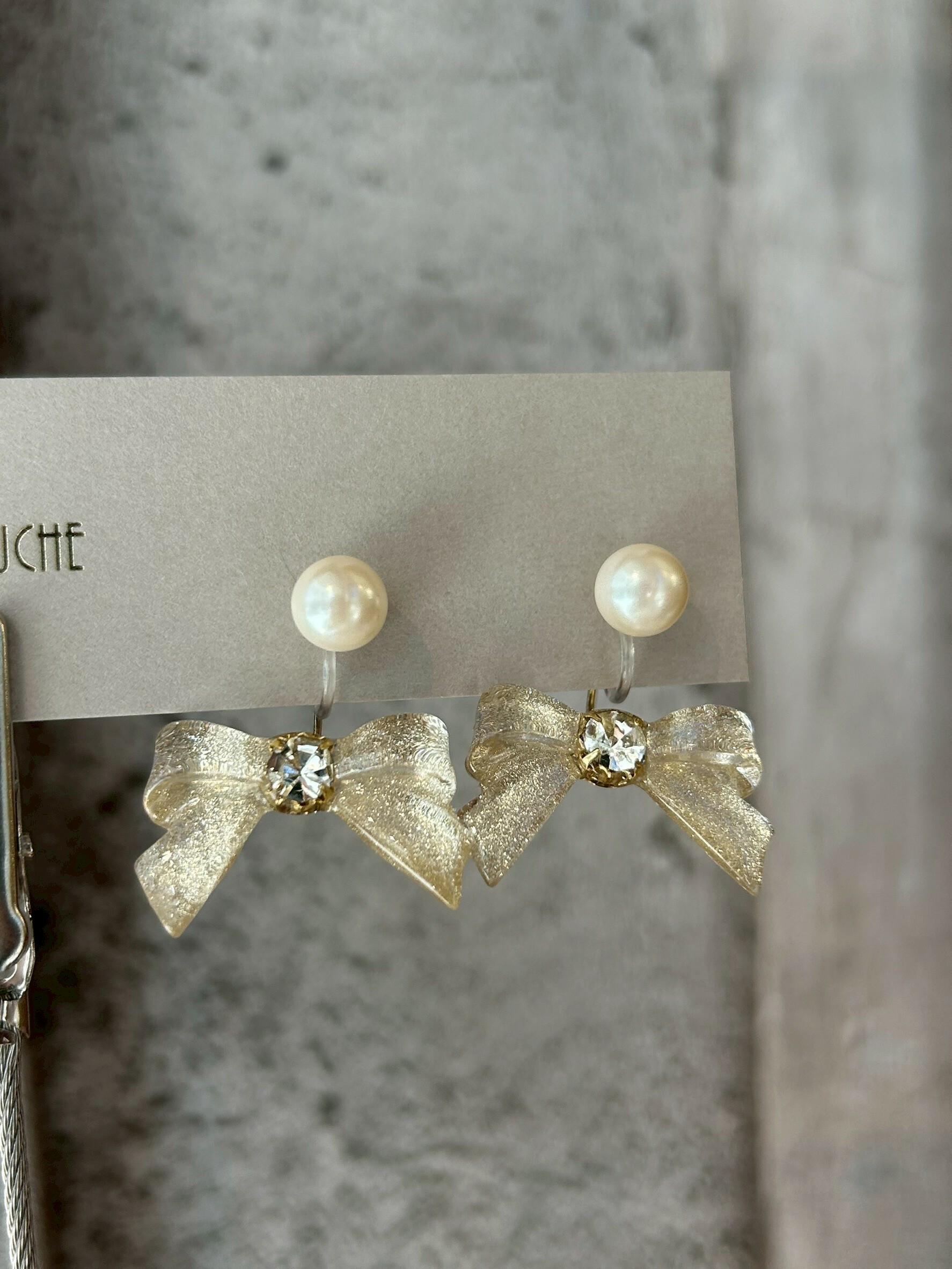 [OURS EN PELUCHE] 蝴蝶結X珍珠耳環 | 金色 | 耳夾 | NO.7