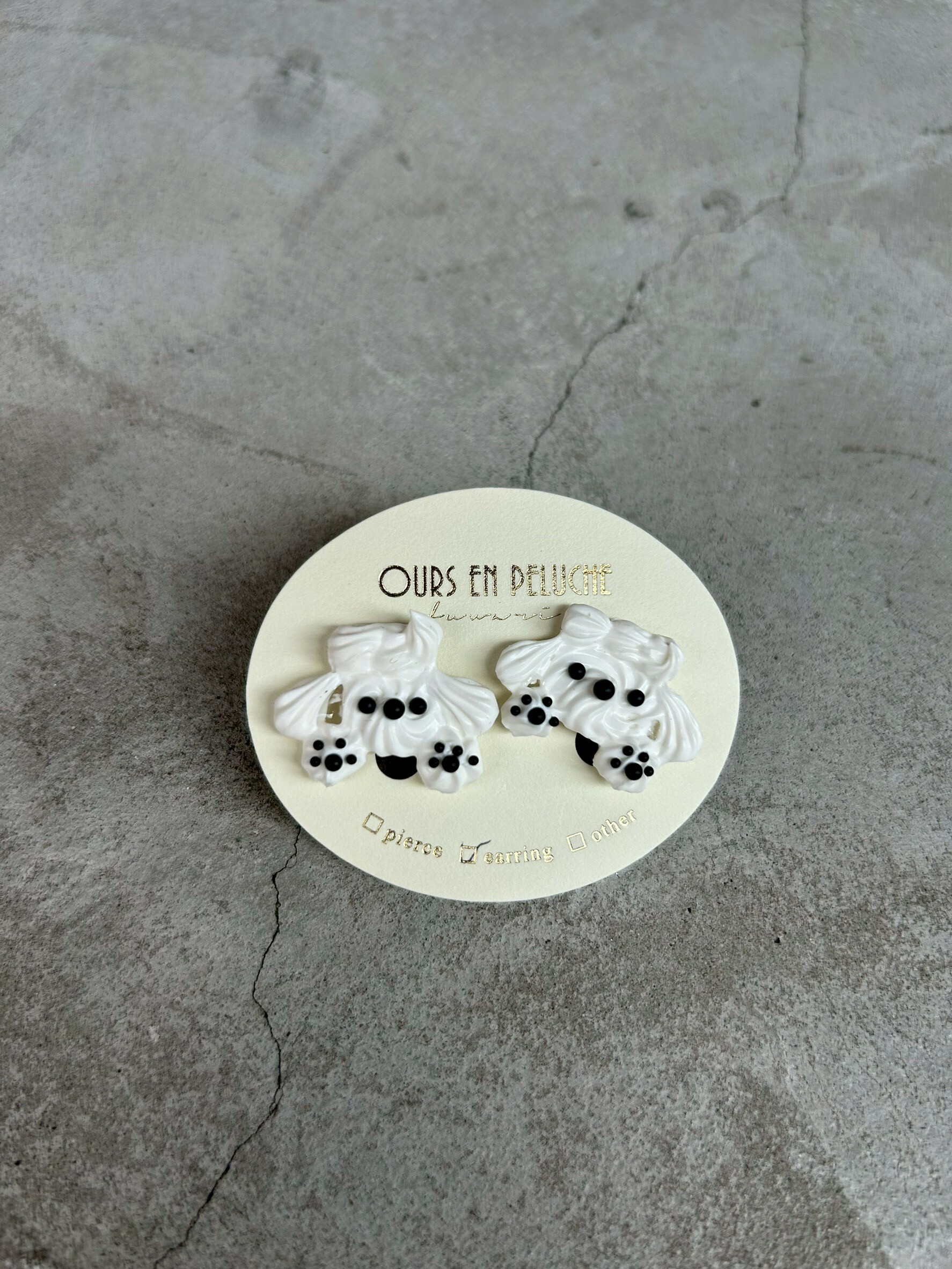 [OURS EN PELUCHE] 奶油小狗腳印耳環 | 耳夾 | NO.9