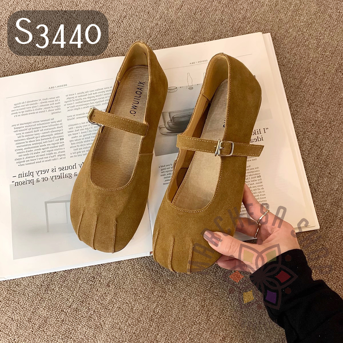 S3440 - 猄皮立體車綫一字帶平底鞋