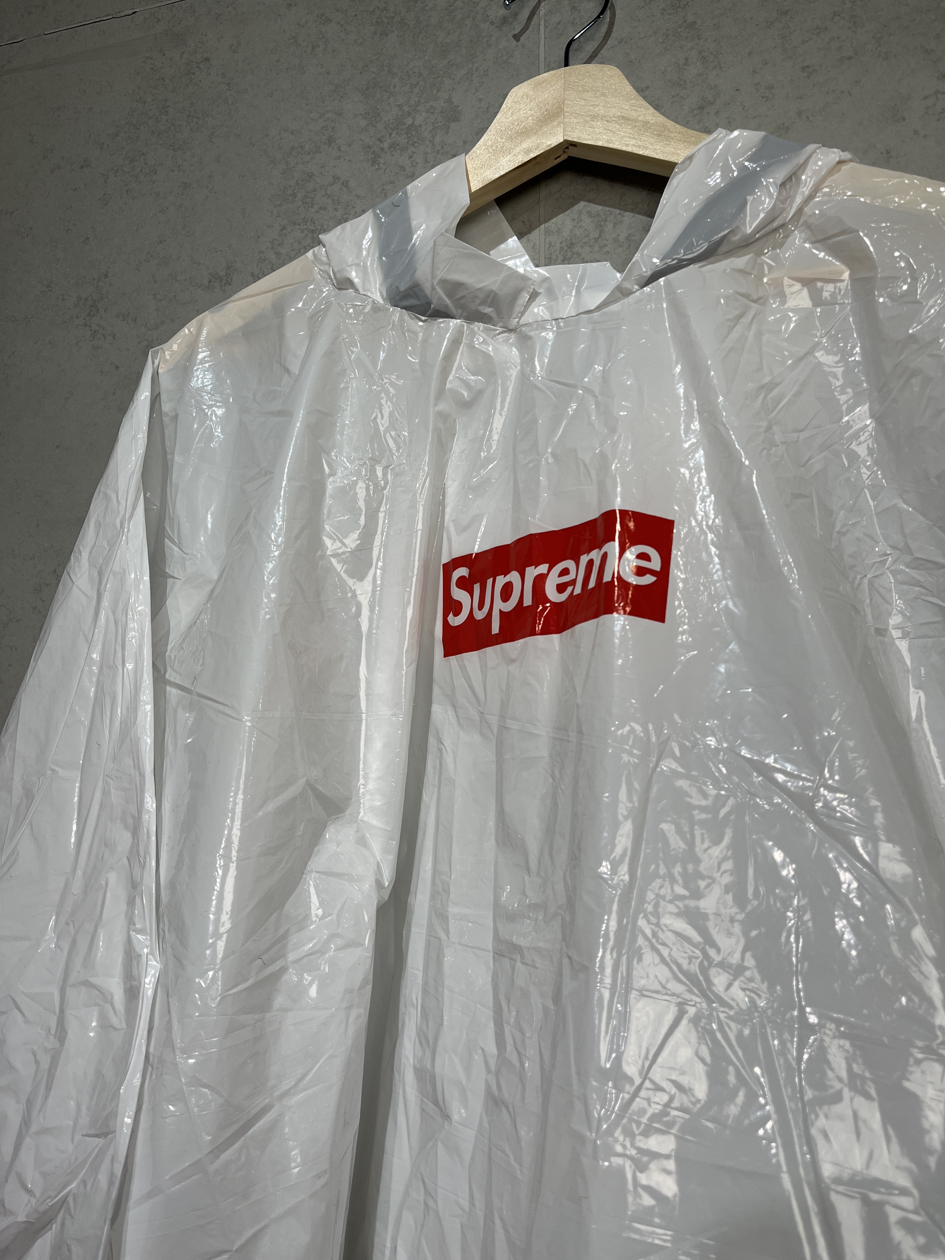 SUPREME Ballpark Rain Poncho