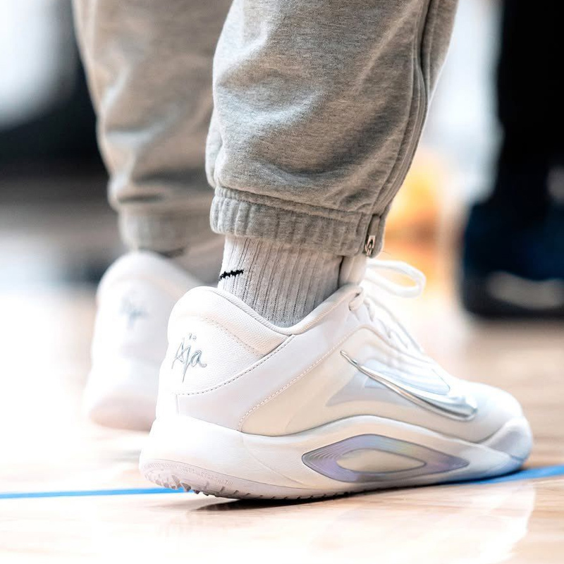 <限量商品，不退換> A'ja Wilson 首發色 男女鞋 NIKE W  A ONE Pearl White 珍珠白 籃球鞋 實戰鞋【FZ8606-100】