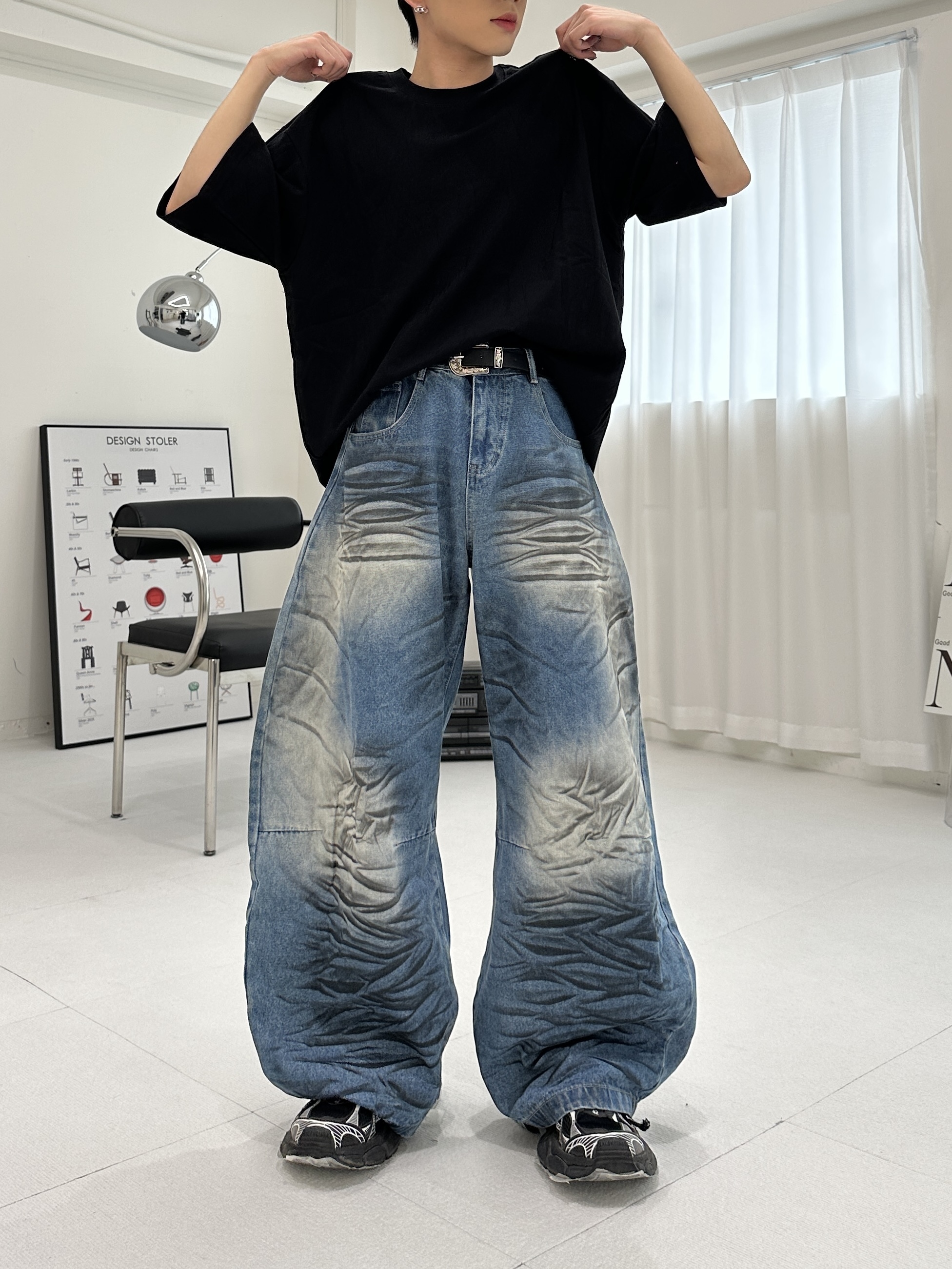 波紋 廓形 水刷色 彎刀牛仔褲