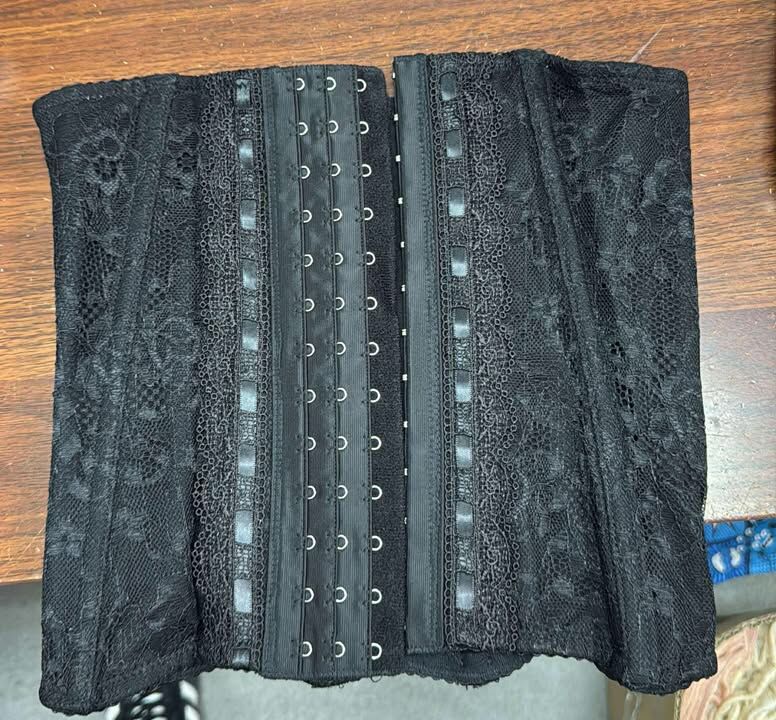 現貨 三排扣腰封 清貨價貨品，不設退換 (AT4 251)