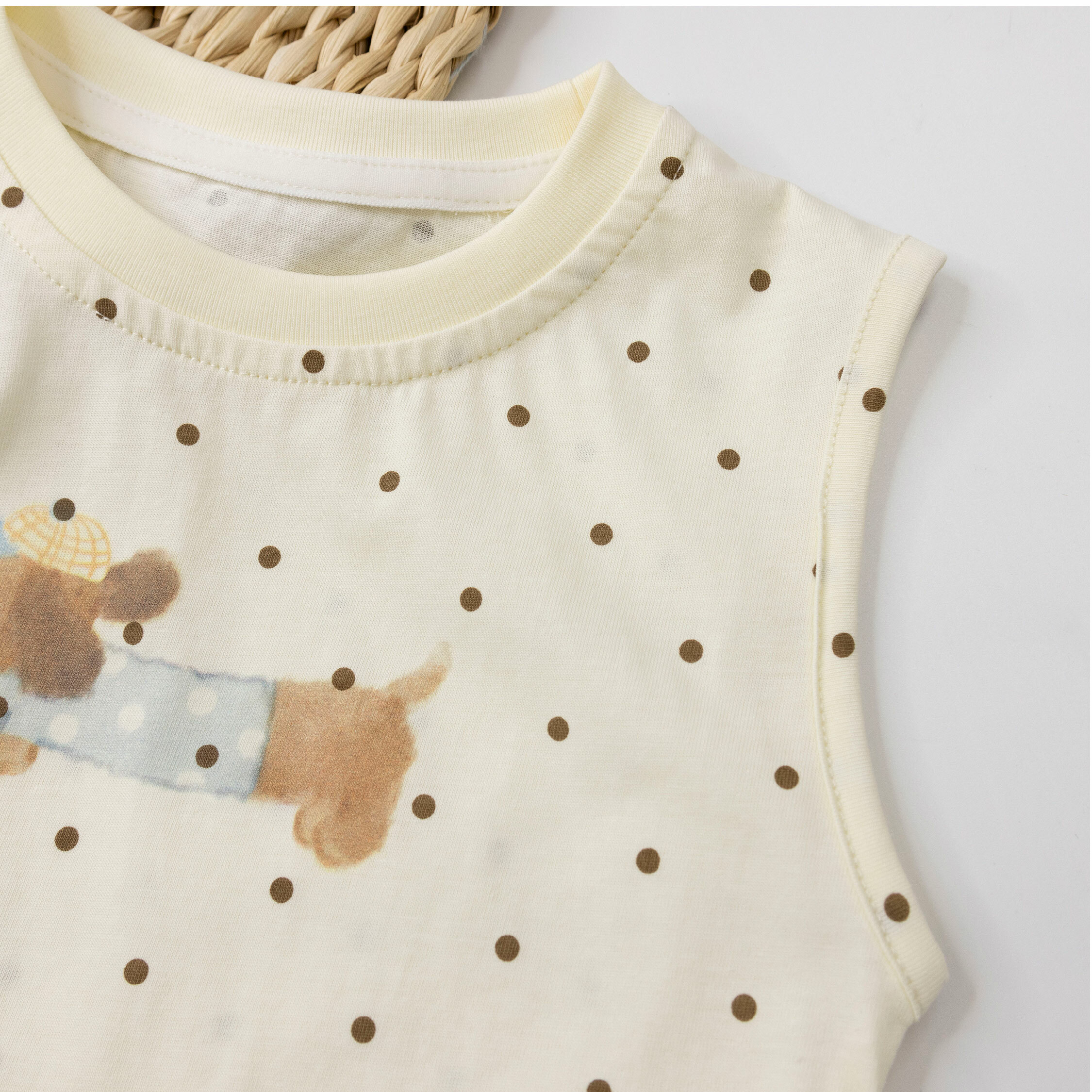 臘腸狗郊遊趣滿版點點背心 (H50433)