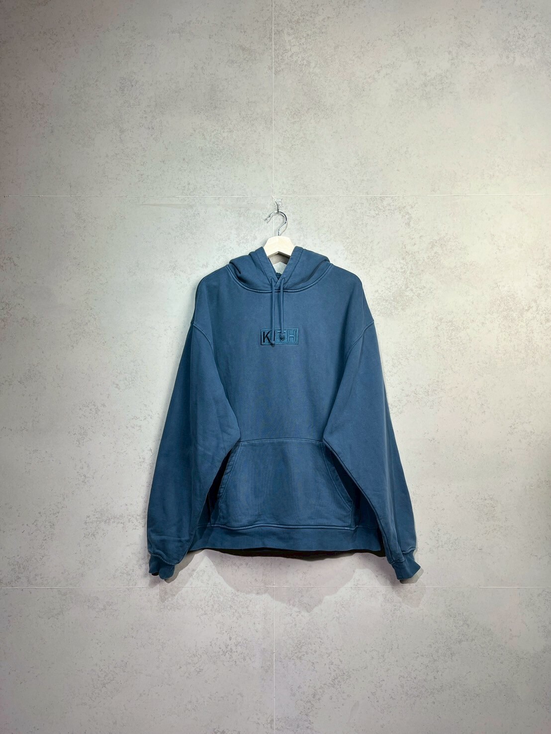 KITH BOX LOGO HOODIE SIZE XL