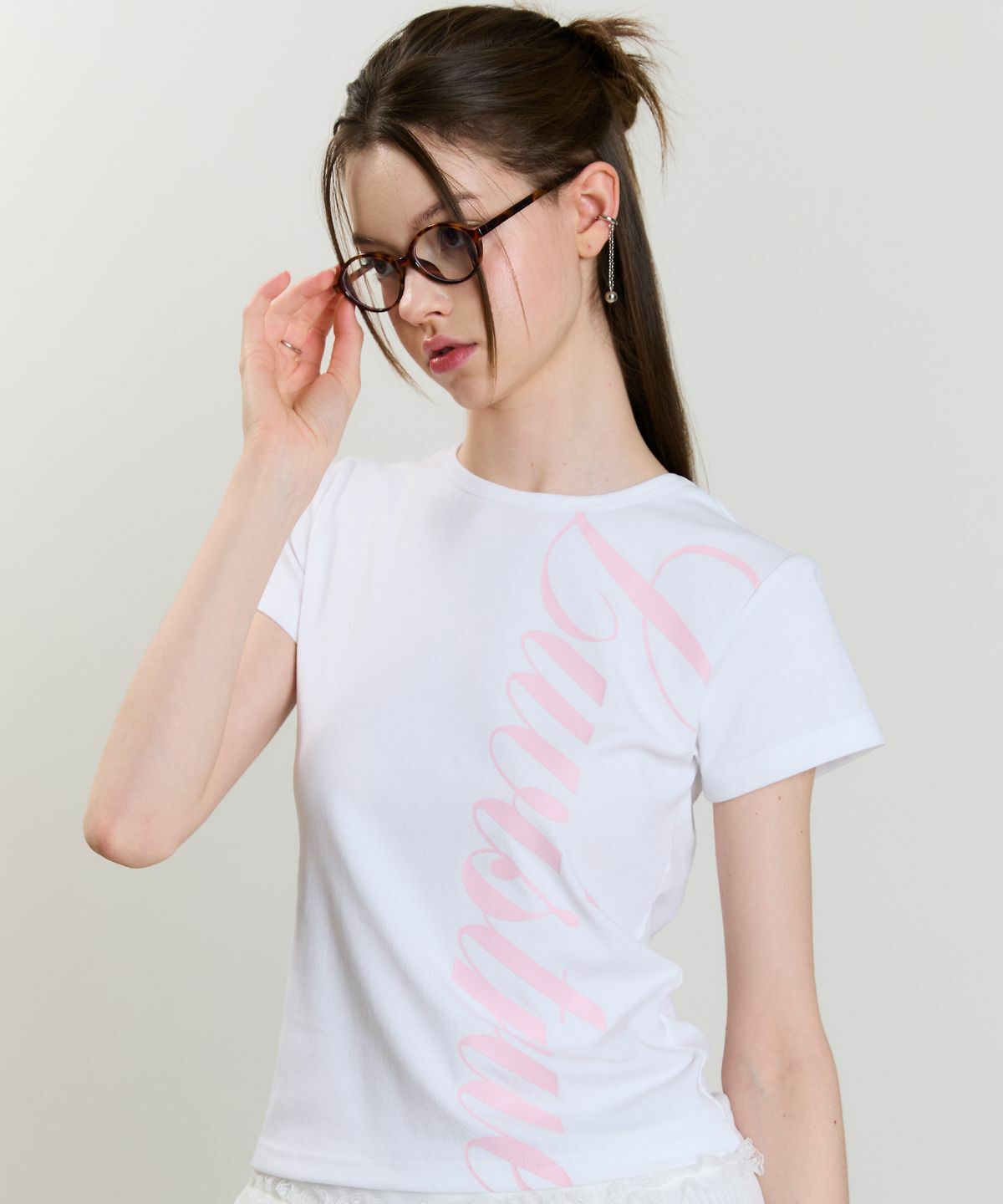 LUVISTRUE SM STRAIGHT LOGO TEE