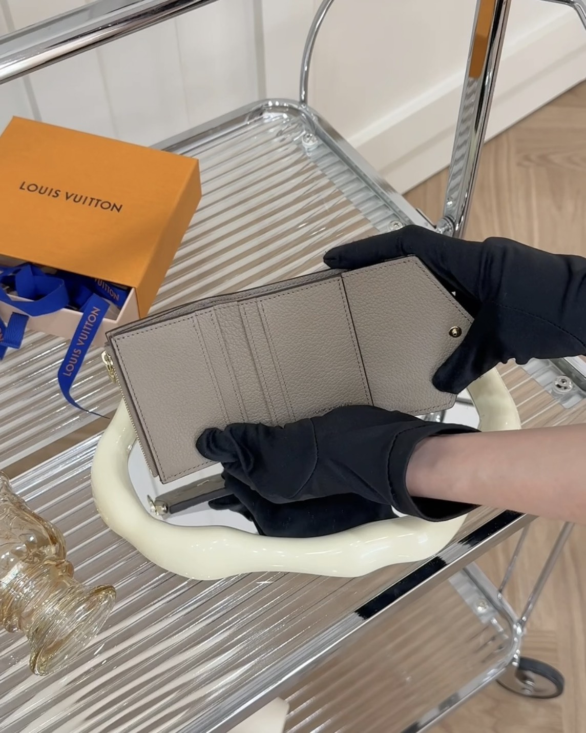 LV｜ZOE 三折短夾 奶茶色 M69800