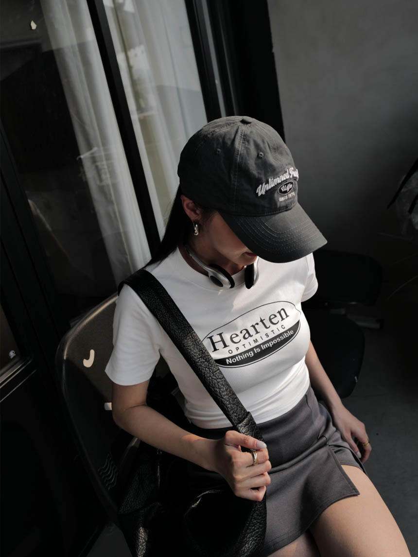 heart字母合身短版上衣*4色