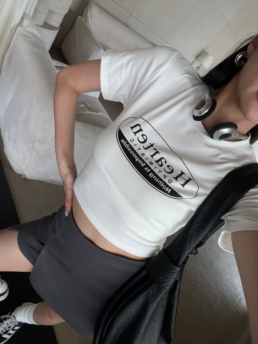 heart字母合身短版上衣*4色