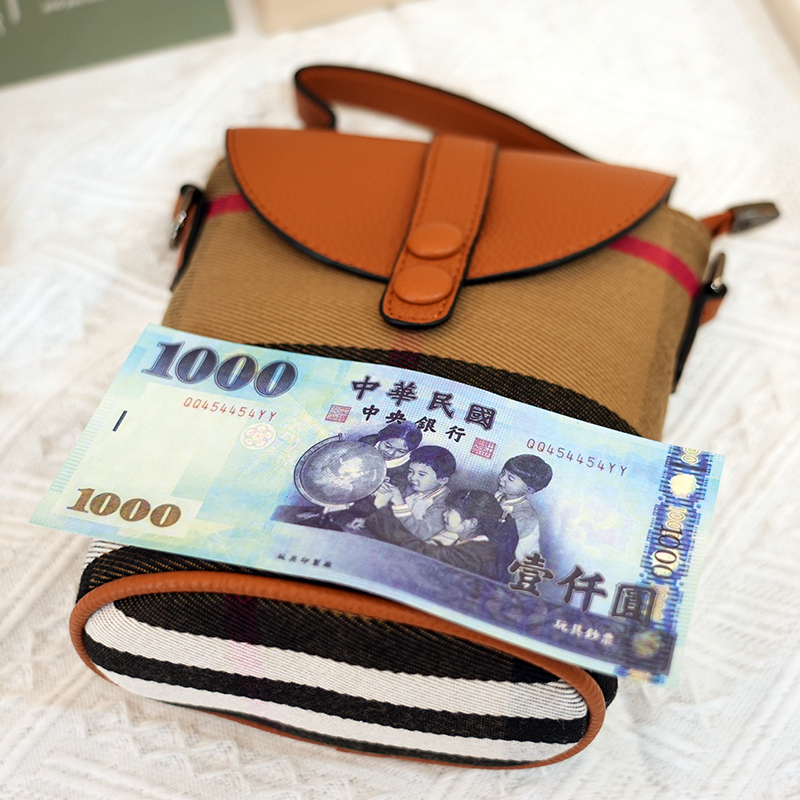 帆布包 包包女 斜背包 女生側背包 小包包 手機包 復古包包 質感 小水桶包 百搭 單肩 斜挎包 手提包 女包 330