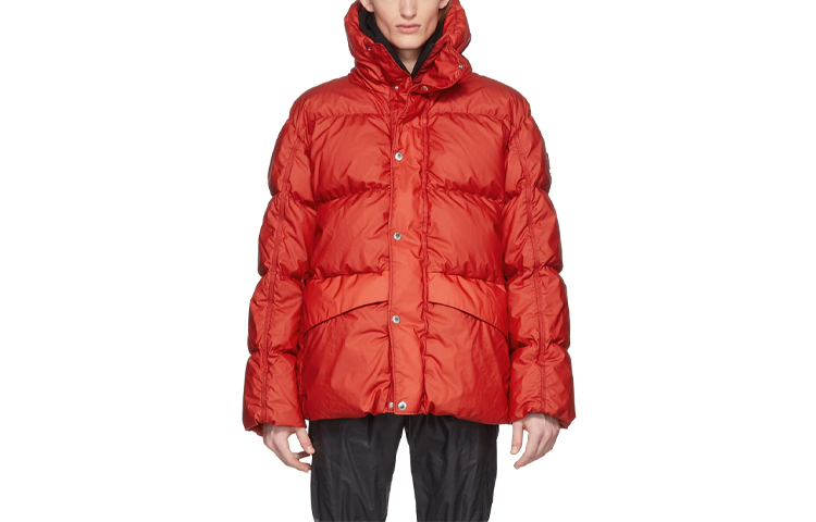 【代購】Moncler Solid Color Hooded Loose Fit Down Jacket Men's Red