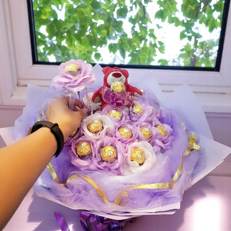 草莓熊金莎花束,熊抱哥花束,Lots-O'-Huggin' Bear- bouquet-Authorize