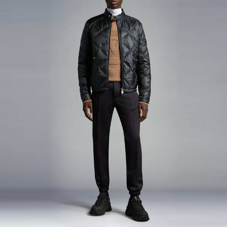 【代購】Moncler Logo Patch Quilted Jacket