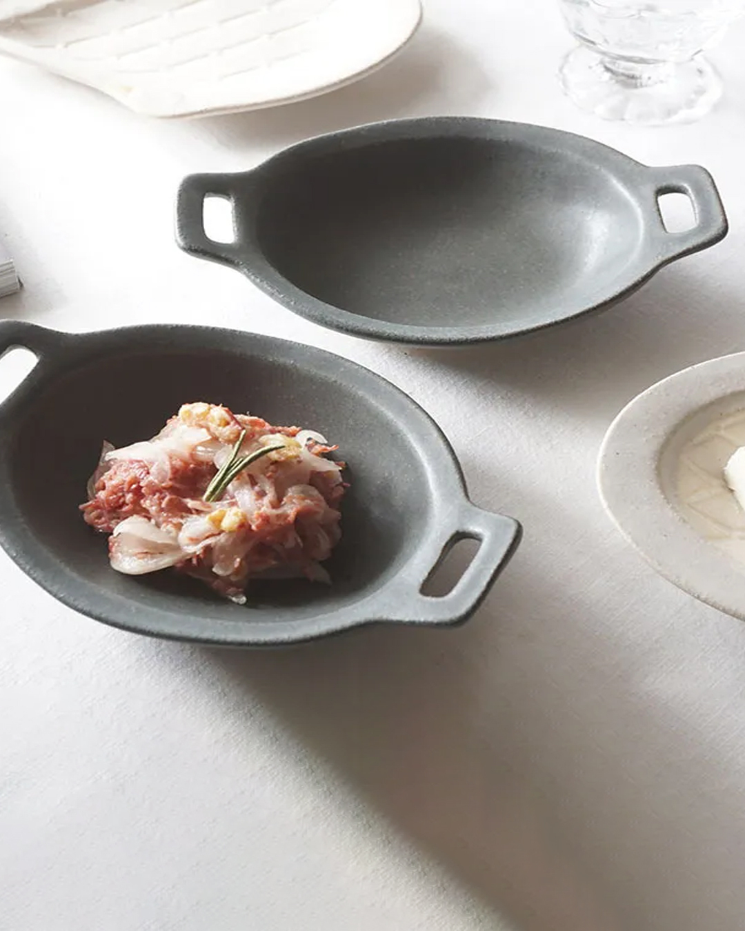 餐店風 橢圓雙耳盤 深灰｜益子燒