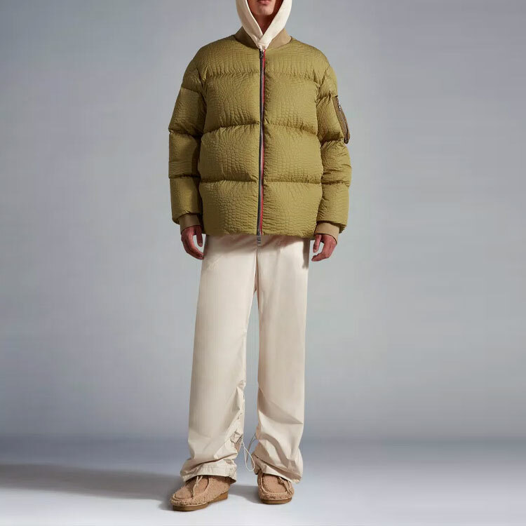 【代購】Moncler Down Jackets Men Olive Green