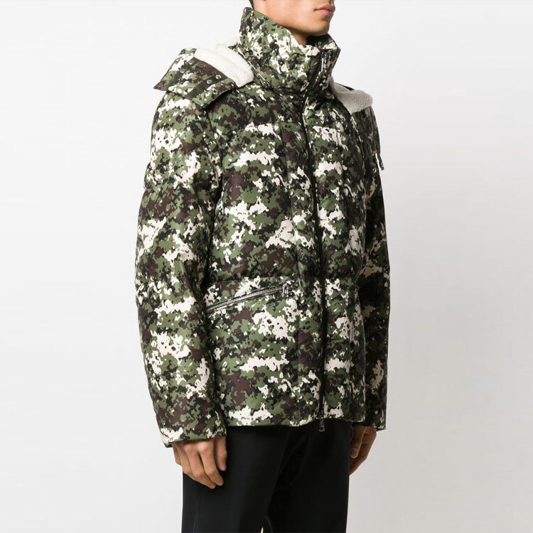 【代購】Moncler Blanc Camouflage print Down Jacket