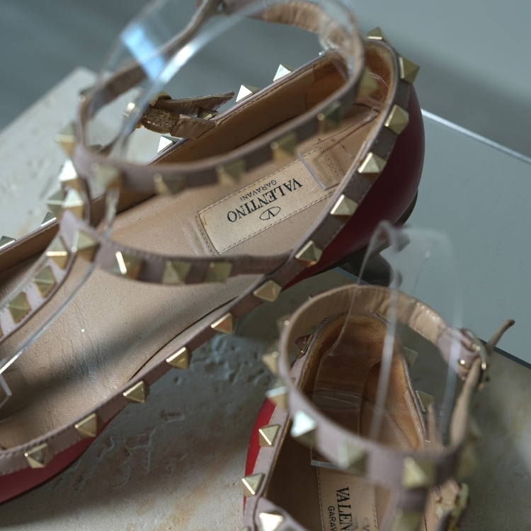 Valentino 紅尖頭鉚釘平底鞋 36.5號