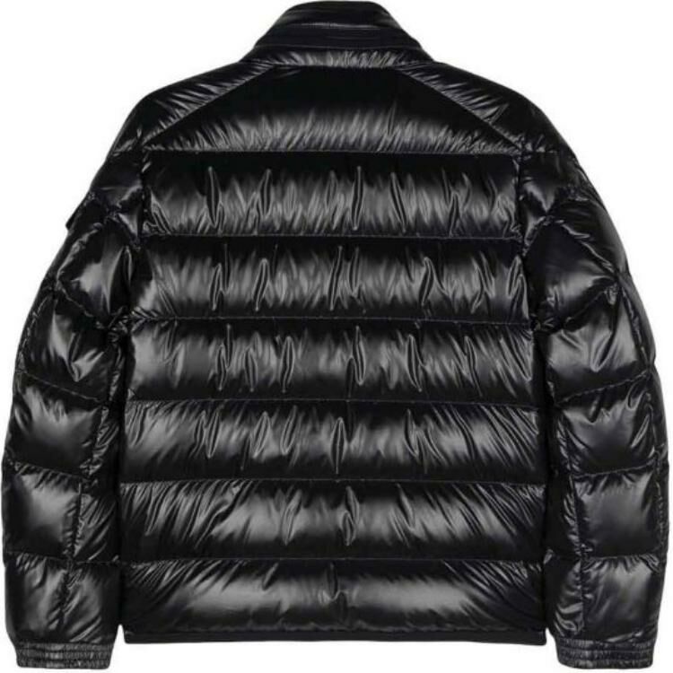 【代購】Moncler Gourette Logo Patch Padded Jacket
