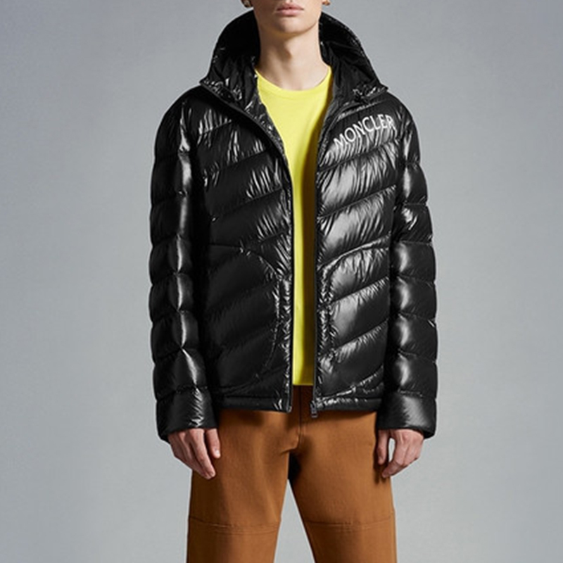 【代購】Moncler Shama Logo print Quilted Puffer Jacket