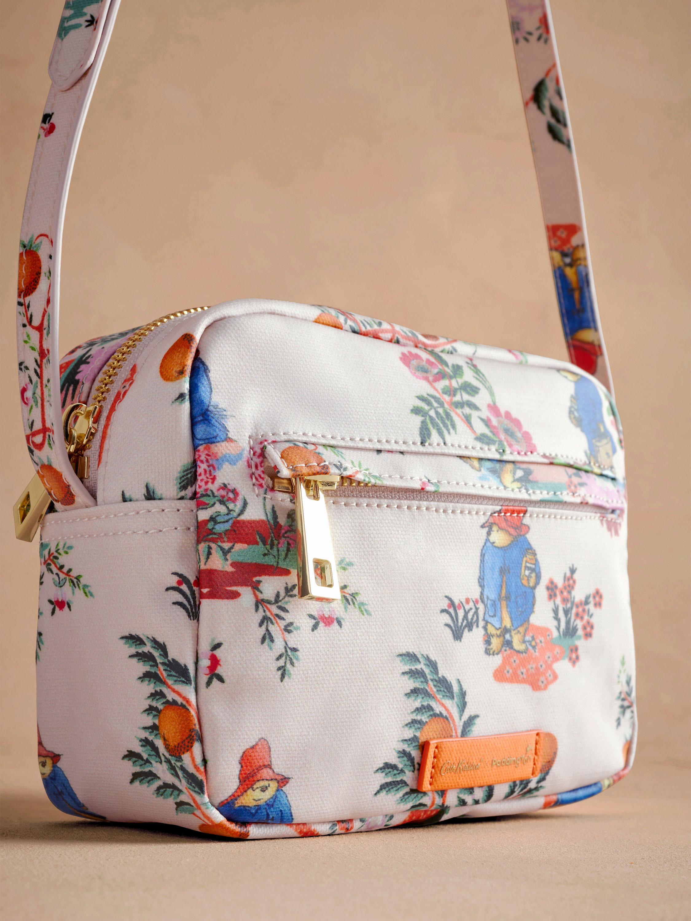 Paddington Kingdom柏靈頓熊春夏聯名斜背相機包