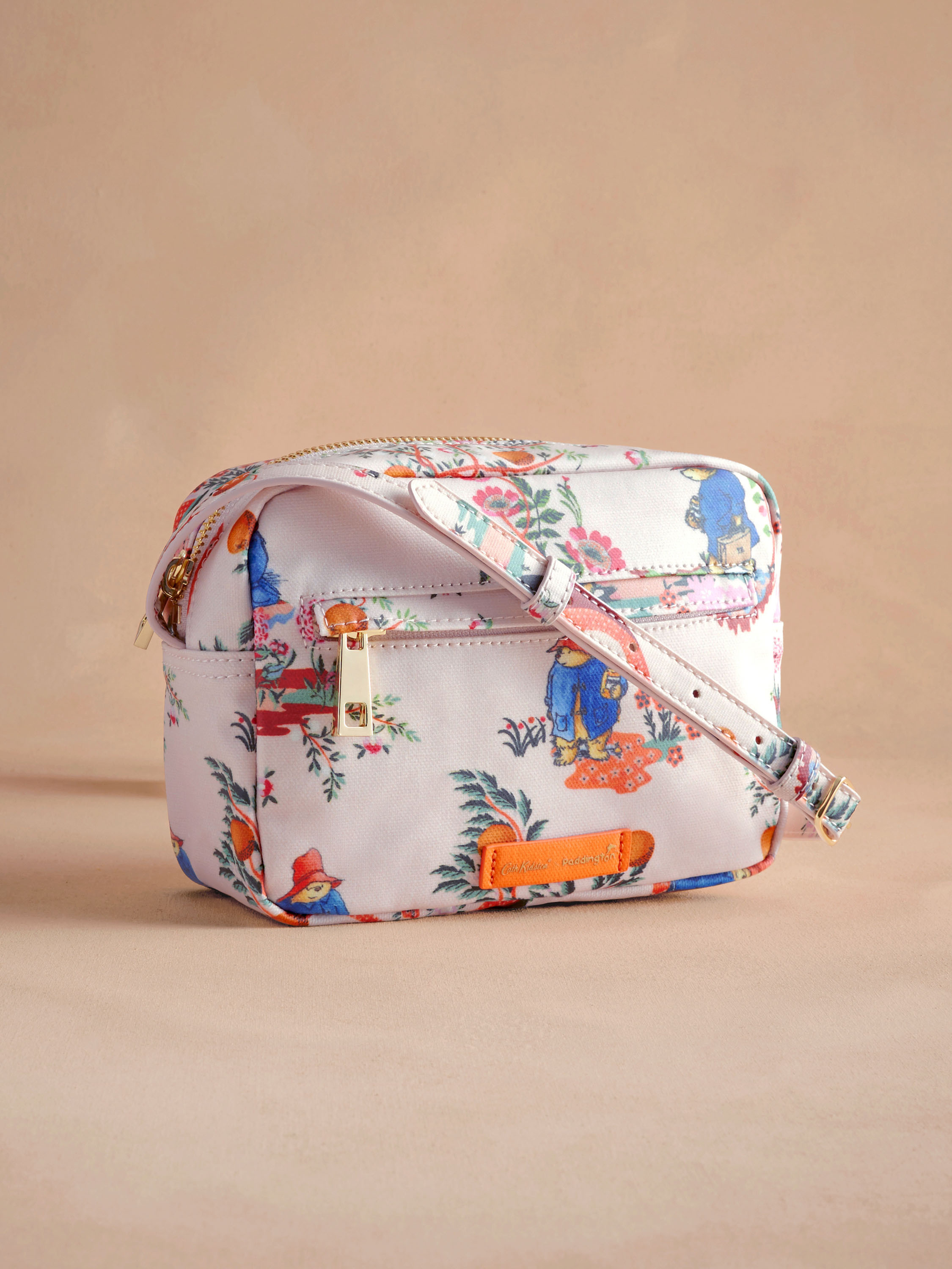 Paddington Kingdom柏靈頓熊春夏聯名斜背相機包